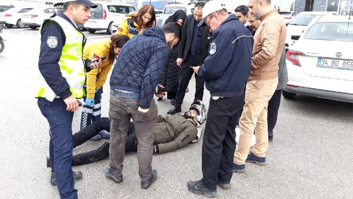 Motosiklet ile Otomobil Çarpıştı: 2 Yaralı