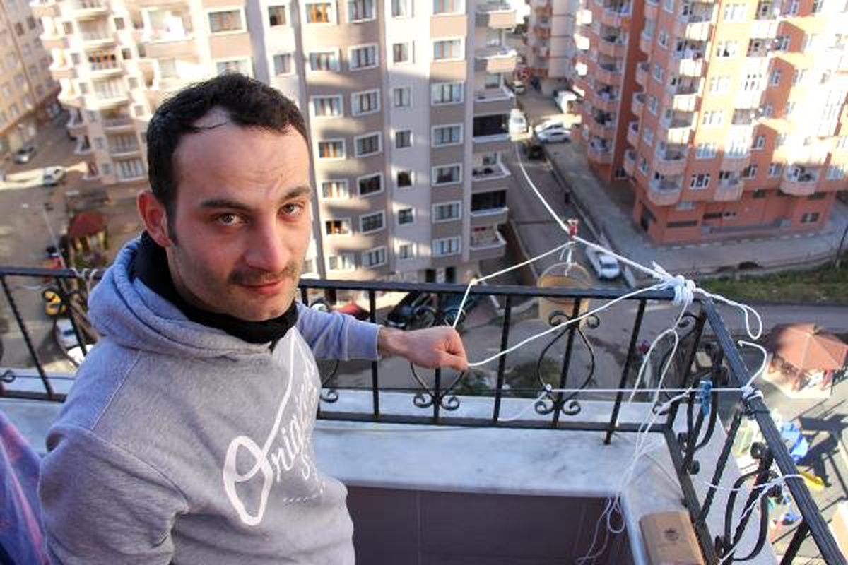 Motosikletli Kuryenin Evi ile Bakkal Arasına Kurduğu Hat Kaldırıldı
