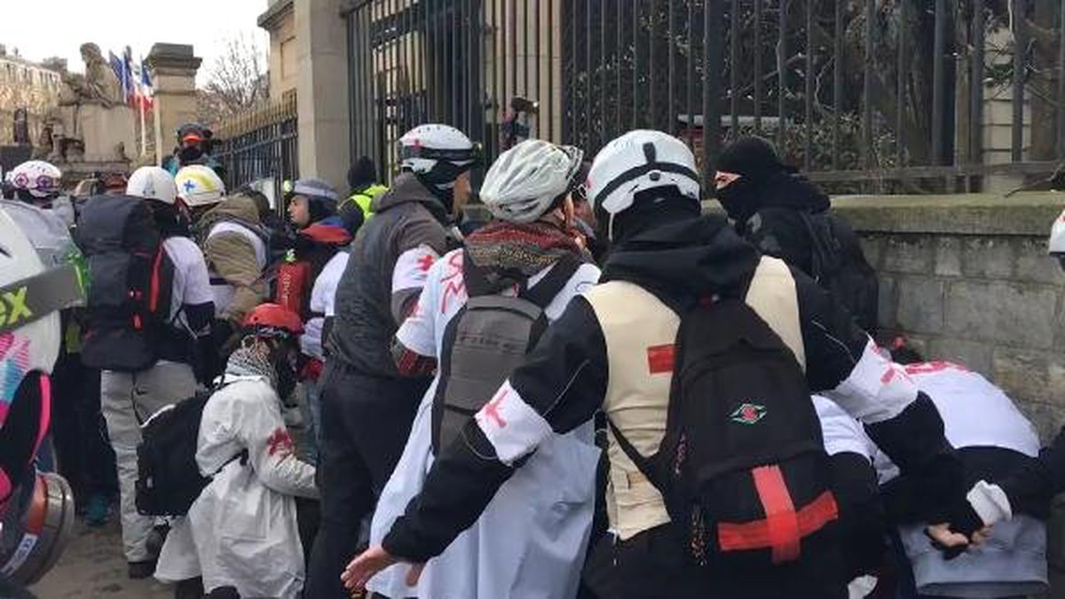 Sarı Yelekliler Protestosunda Bir Eylemcinin Eli Koptu