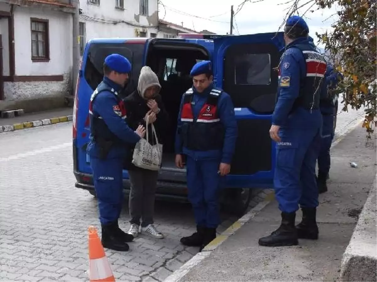 Sevgilisiyle Kocasını Öldürüp, Cesedin Üzerine Çamaşır Suyu Dökmüşler