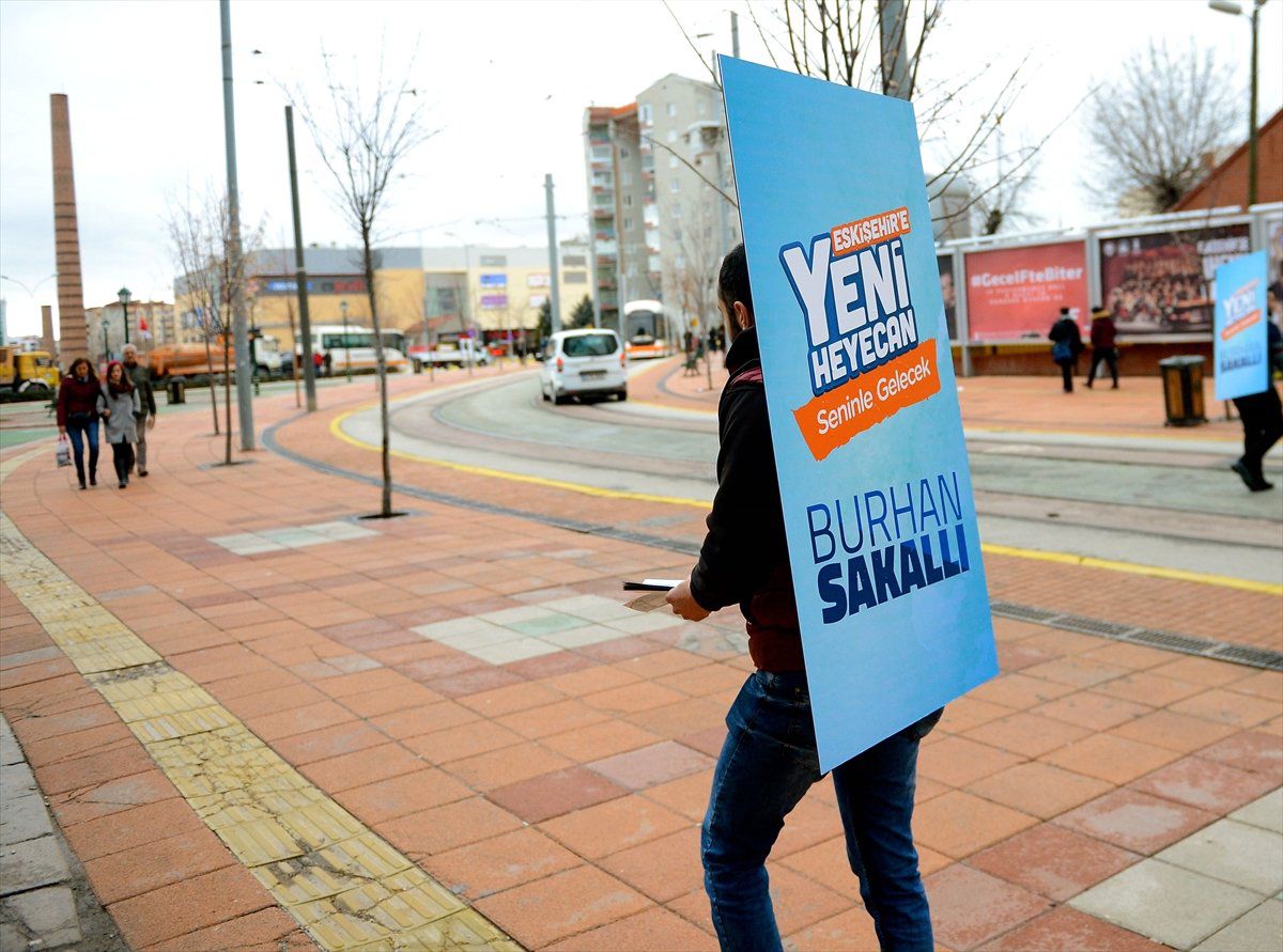 Yürüyen Billboard"Lu Aday Tanıtımı