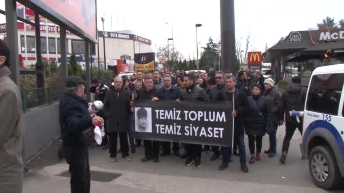 Bir Grup CHP\'linin Ankara\'ya Yürüyüşü