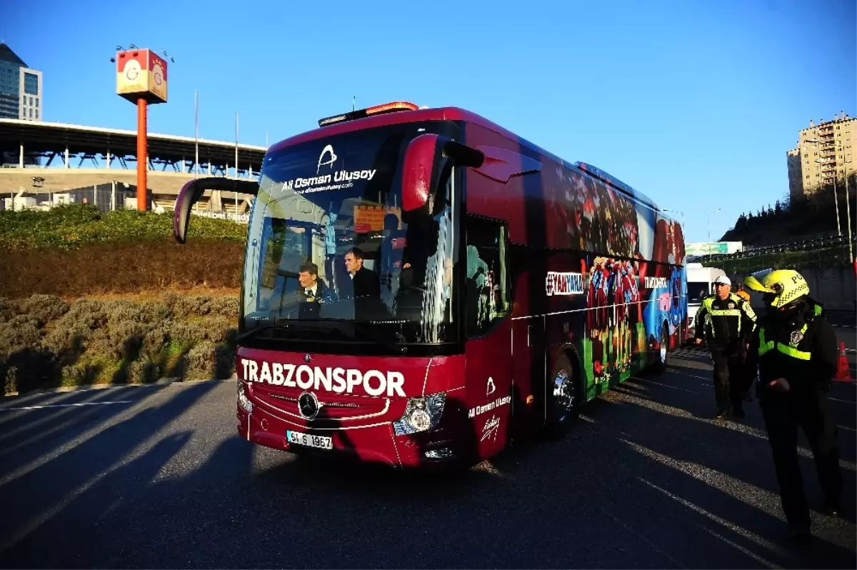 Galatasaray ve Trabzonspor Stada Geldi