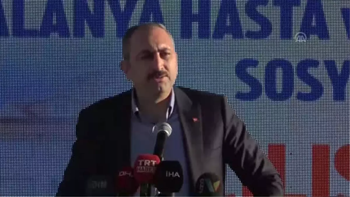 Gül: "Teröristlere Sırtını Dayayanlara Değil, Bu Milletin Evlatlarına Sırtını Dayayan Bir Cumhur...