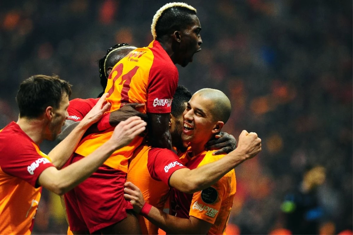 İlk Yarı Galatasaray\'ın Üstünlüğüyle Bitti