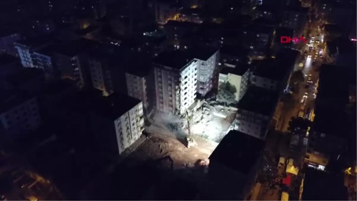 İstanbul Kartal\'da Çöken Binanın Yanındaki Yunus Apartmanı Yıkılıyor