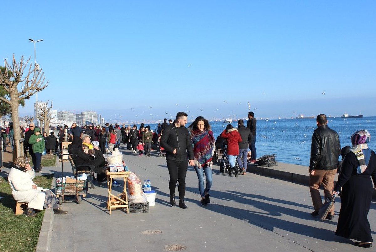 İstanbullular Parklara ve Sahil Kenarlarına Akın Etti