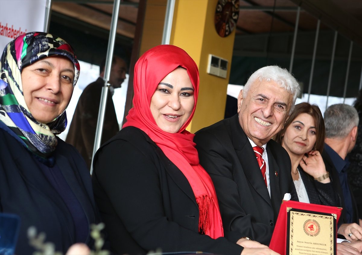 Kadın Muhtar Sayısı İnanıyorum Ki Bin 600\'ü Bulacak"