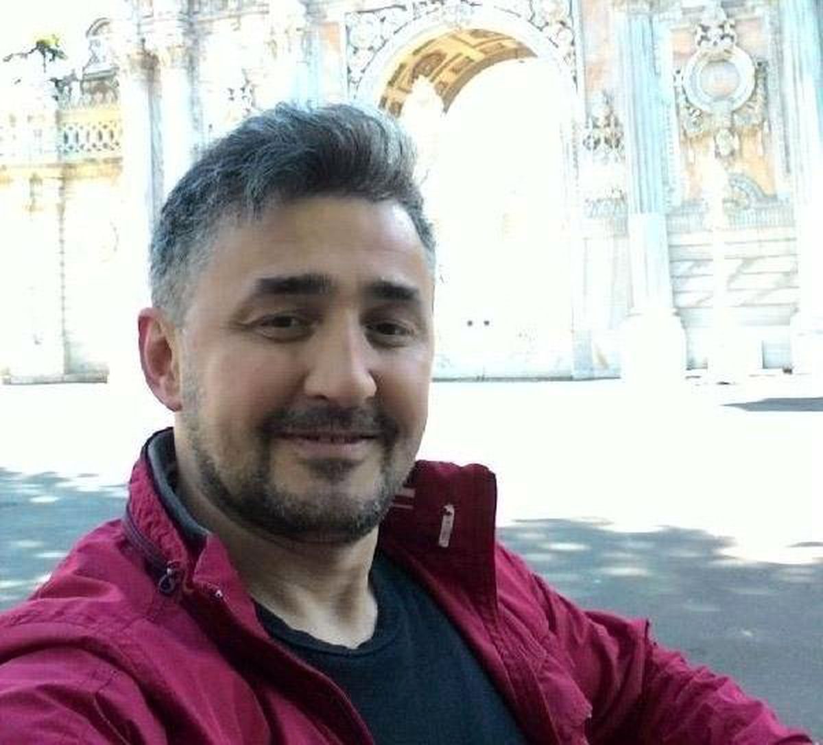 Kartal\'da Çöken 8 Katlı Binanın Enkazında Ölen Cam Ustası Toprağa Verildi
