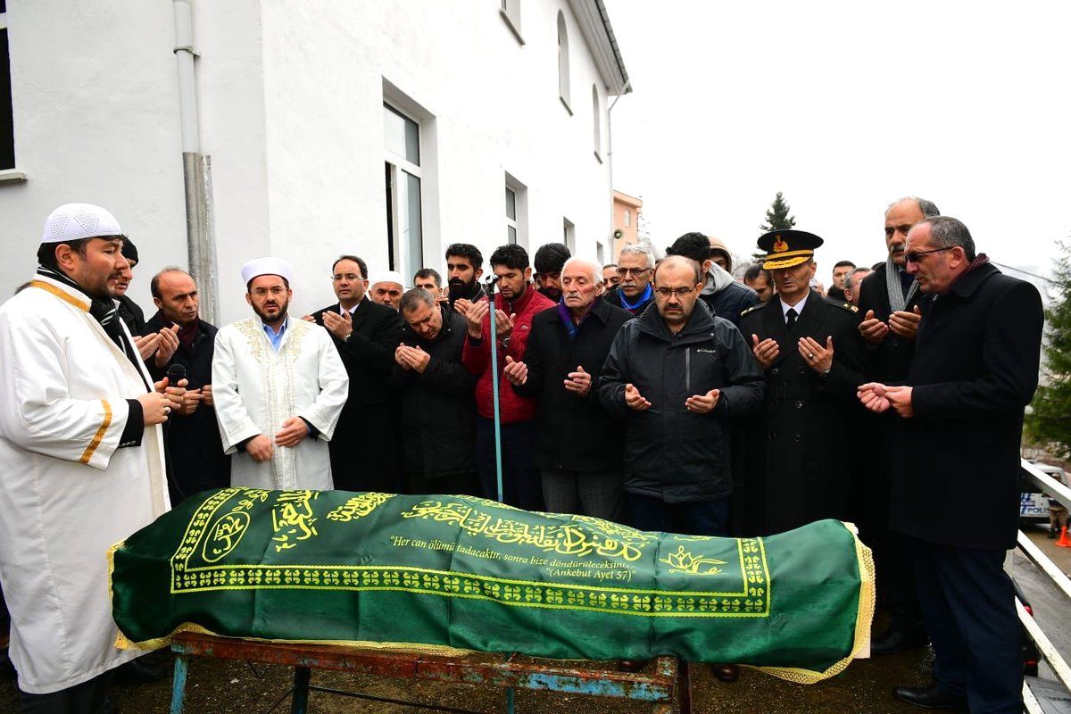 Kartal\'da Çöken Bina
