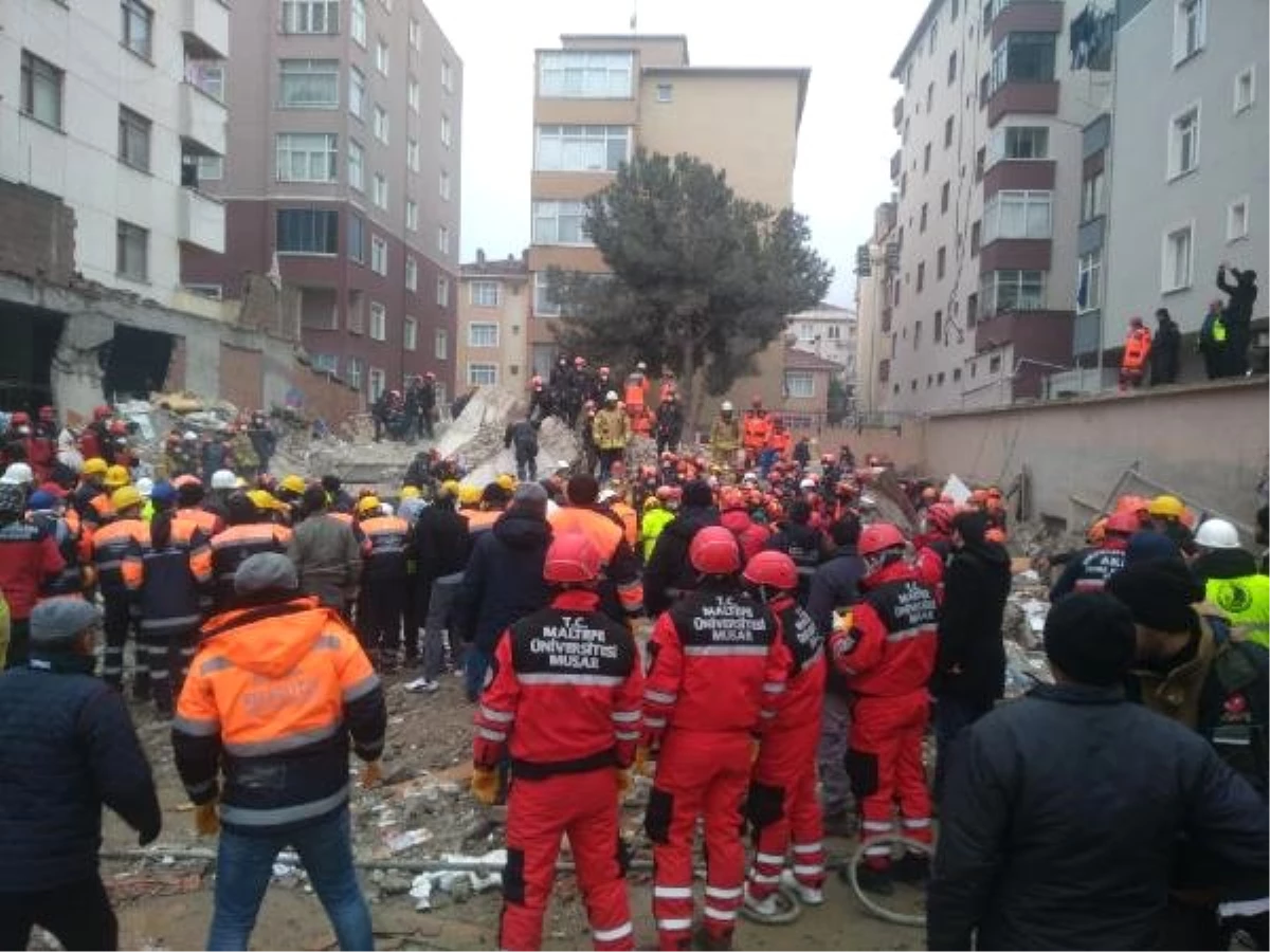 Şevval\'ı Enkazın Altında Arkadaşları Aradı