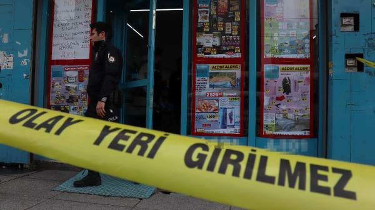 Sultangazi\'de Silahlı ve Maskeli Market Soygunu