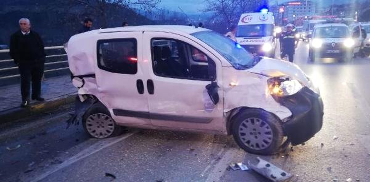 16 Yaşındaki Alkollü Sürücü, Zincirleme Kazaya Neden Oldu