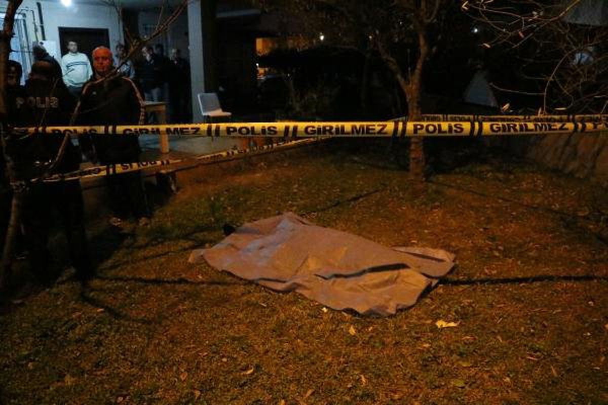 8\'inci Kat Penceresinden Düşüp, Öldü
