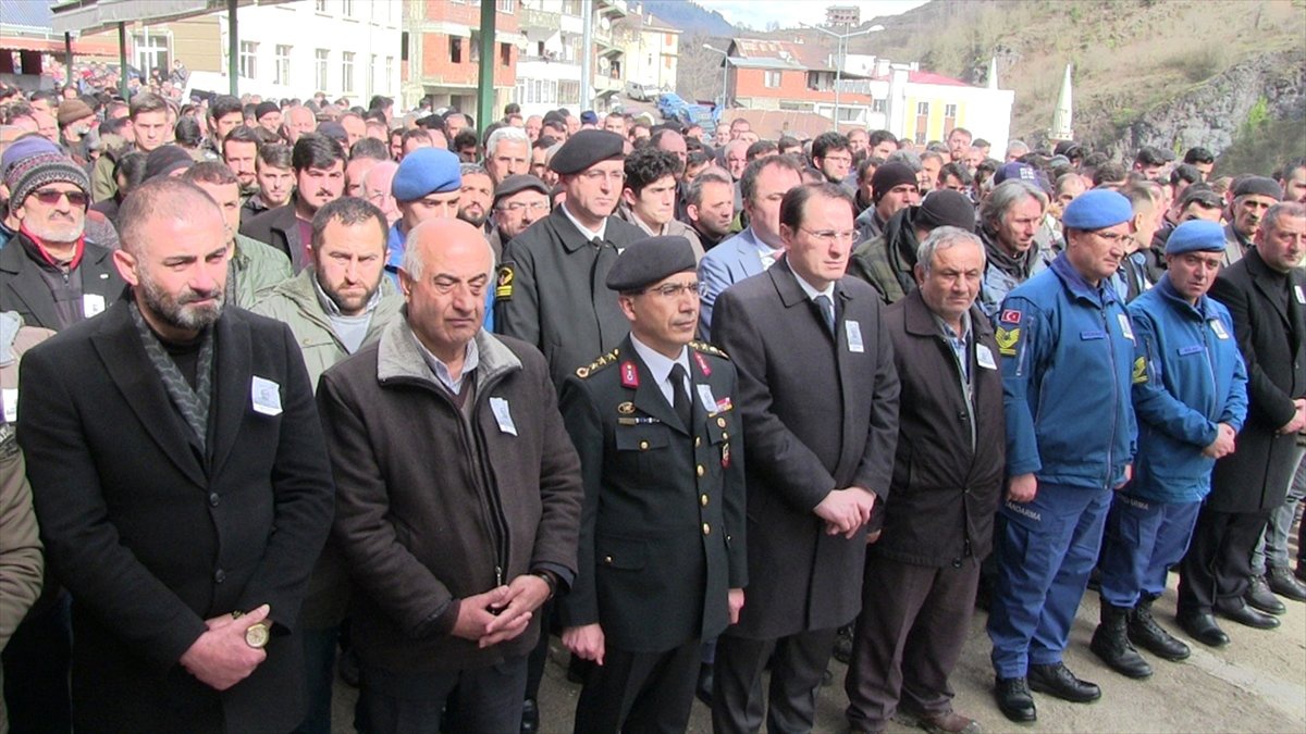 Artvin\'de Trafik Kazasında Ölen Asker Toprağa Verildi