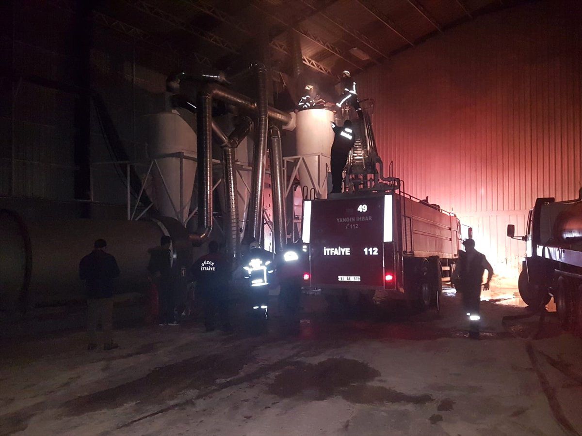 Düzce\'de Fabrika Yangını