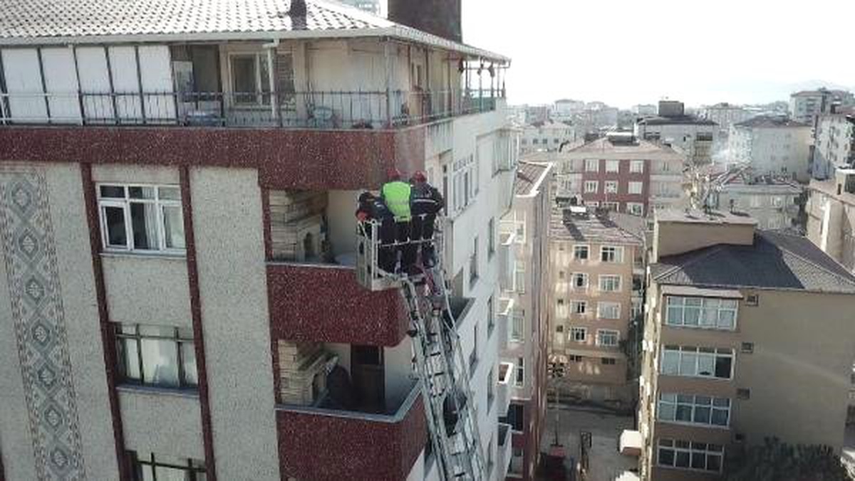 Havadan Fotoğraflarla) Yunus Apartmanı Sakinleri Değerli Eşyalarını Böyle Aldılar