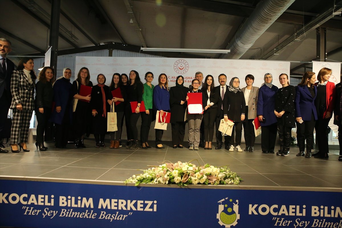 Kadınlarımıza Yaptığımız Yatırımlar Toplumun Geleceğine Yapılıyor"
