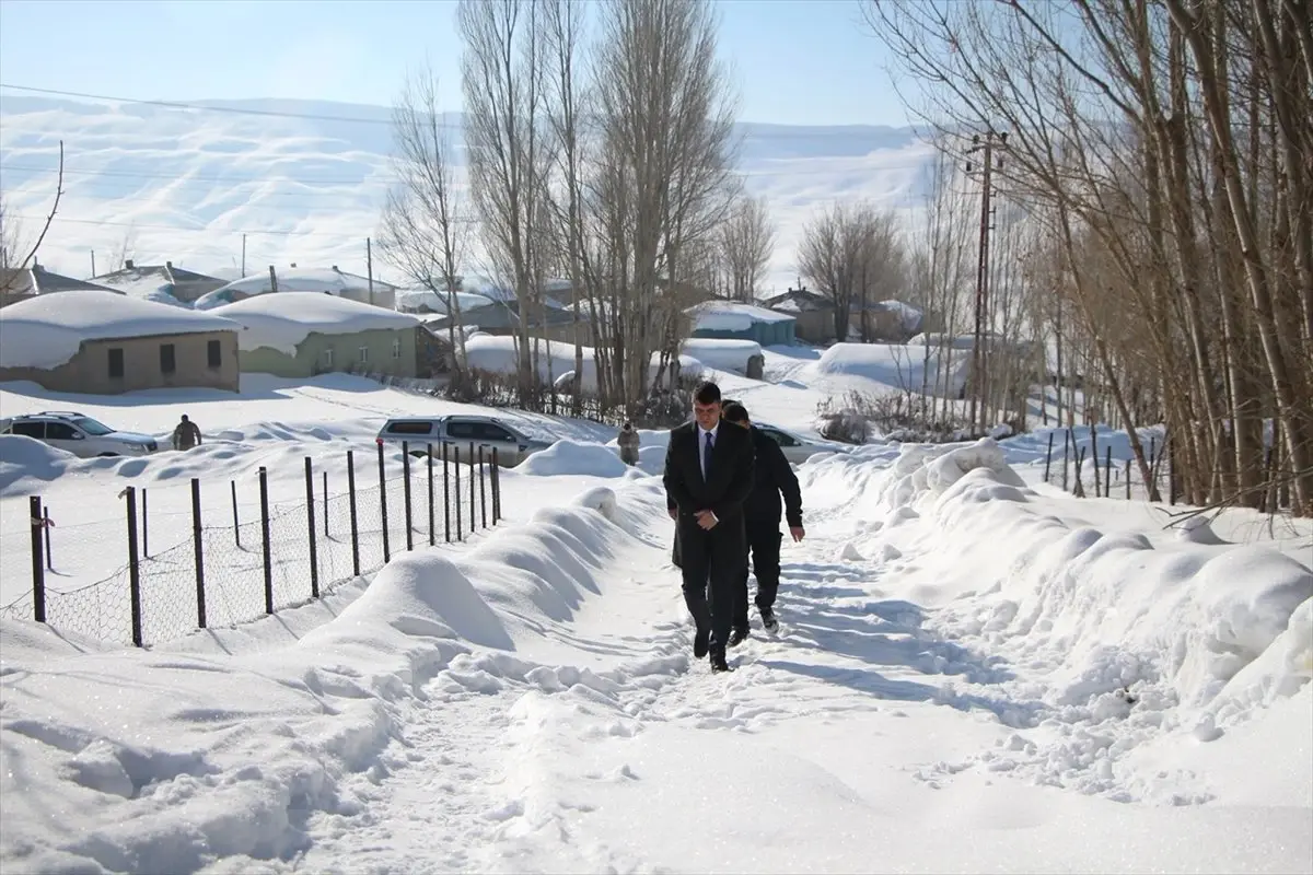 Kaymakam Yetgin, Yolları Ulaşıma Açılan Köylerde Hastaları Ziyaret Etti