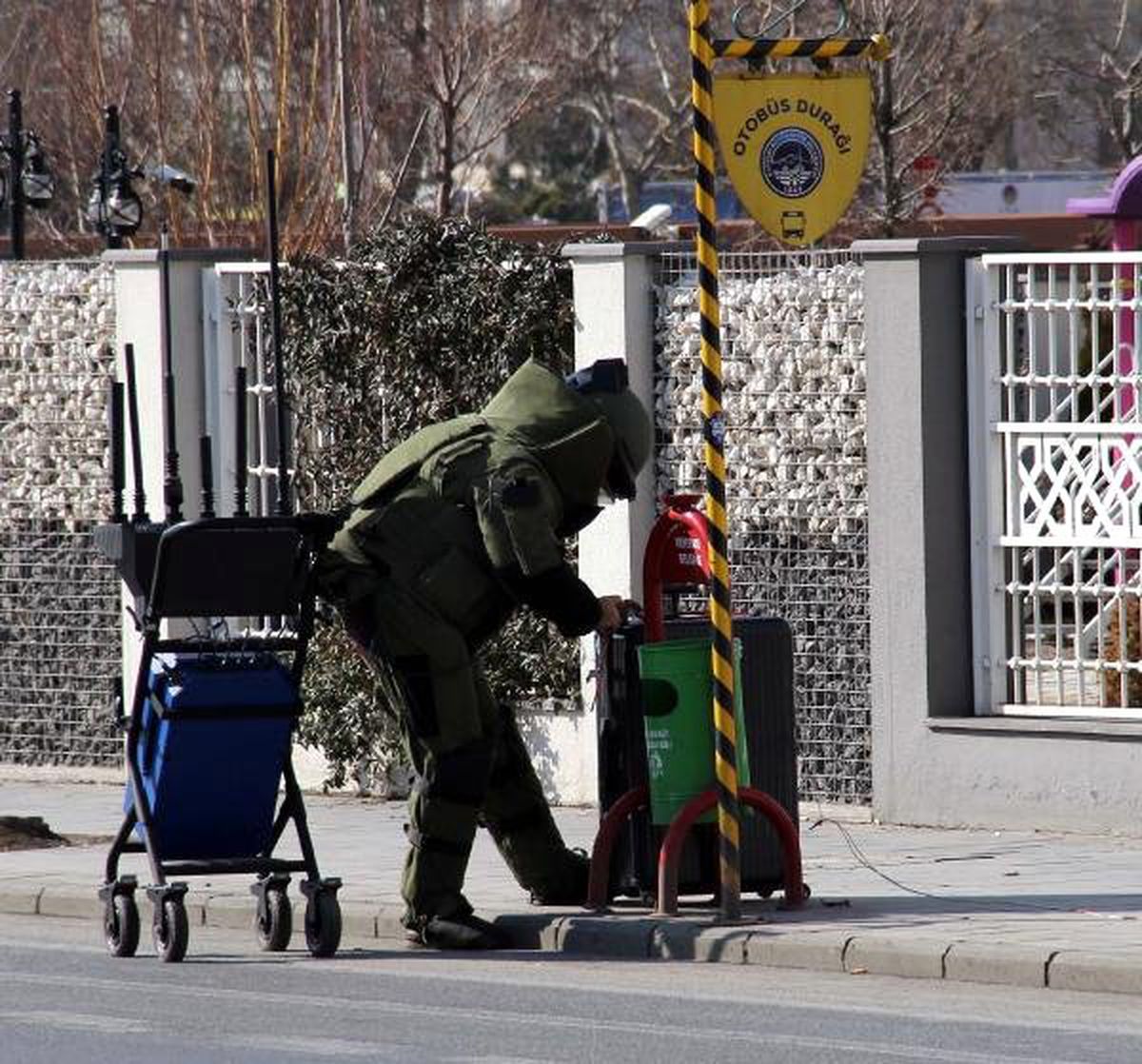 Kayseri\'de Şüpheli Valiz Fünye ile Patlatıldı