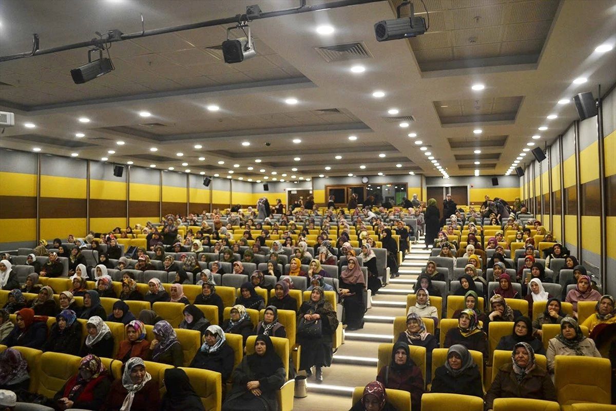 Kırıkkale\'de Kadınlara Yönelik Konferans Verildi