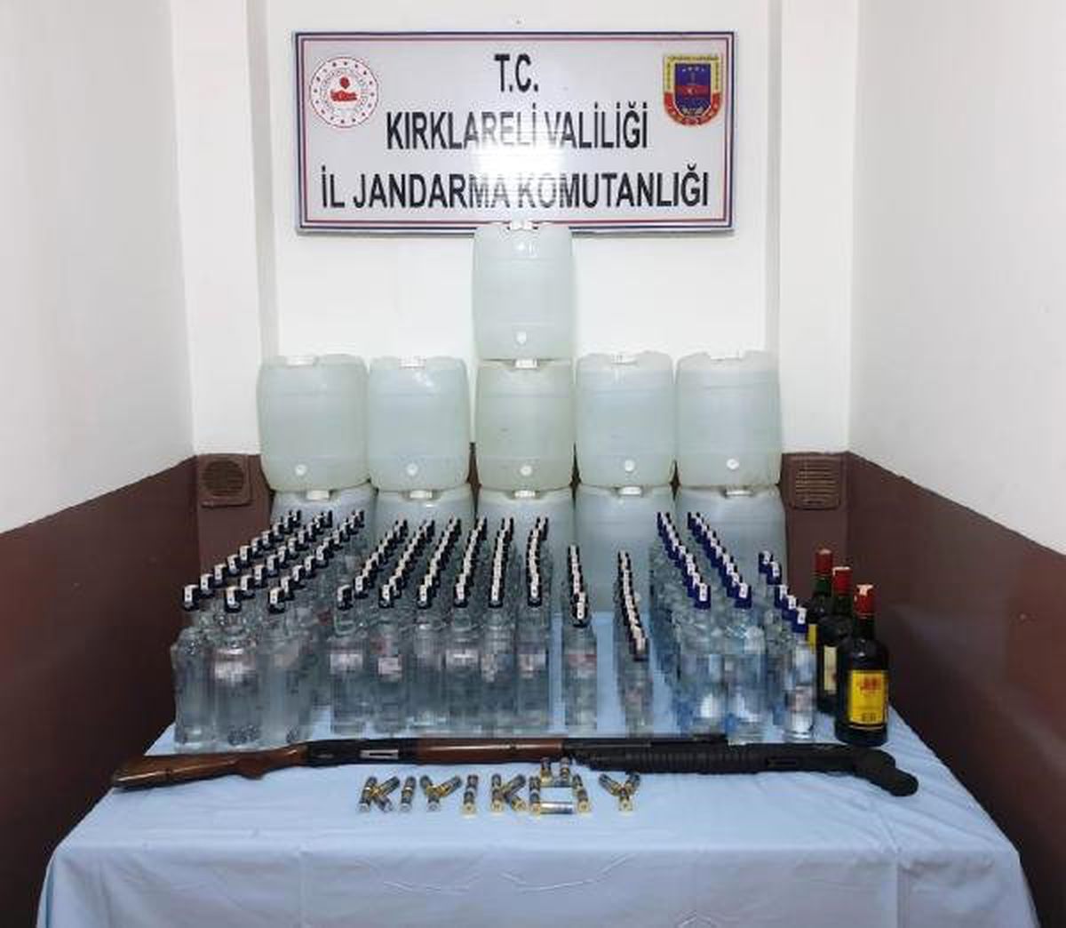 Kırklareli\'de 435 Litre Kaçak İçki Ele Geçirildi