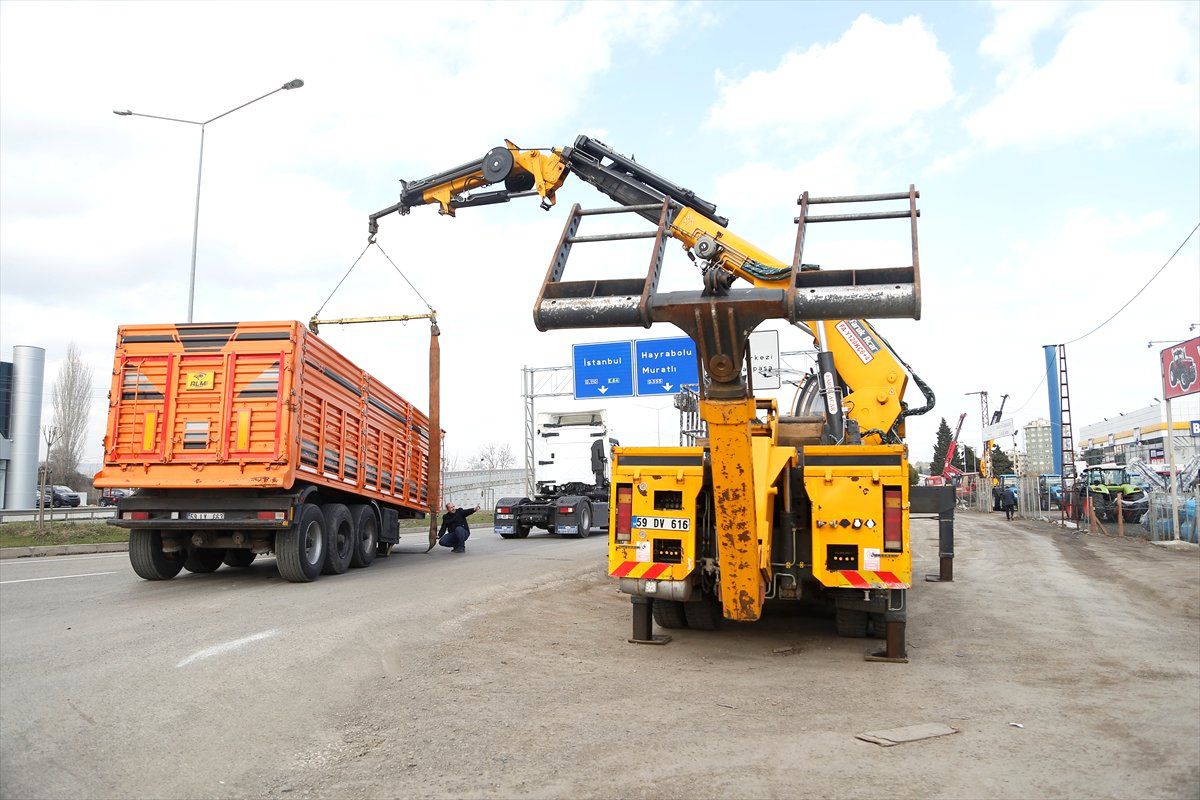 Kupadan Ayrılan Dorse Nedeniyle Trafikte Bir Süre Aksama Yaşandı
