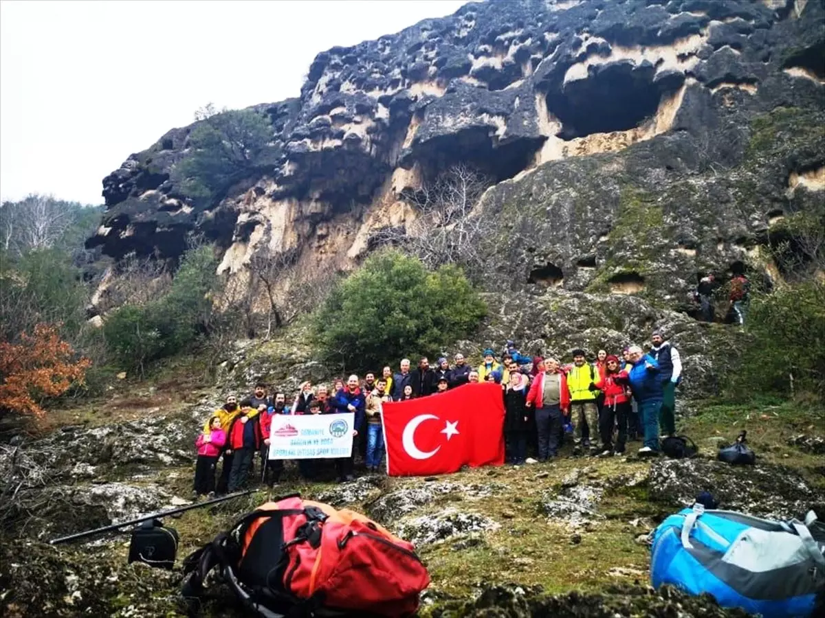 Odak\'tan Kışla Travertenlerine Doğa Yürüyüşü