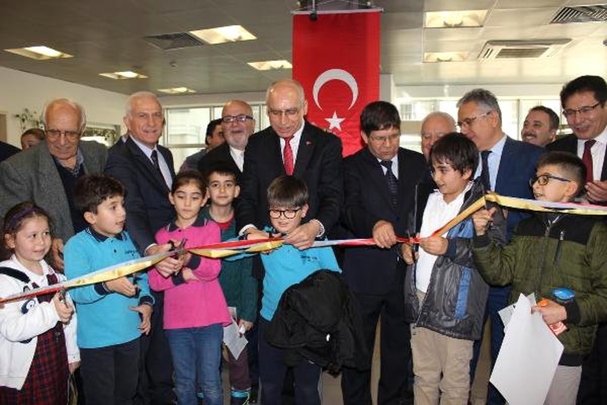PTT\'den Sevgililer Günü Pulları Sergisi