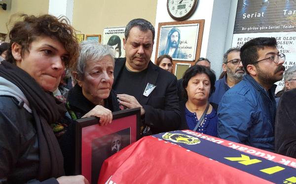 Sanatçı Hakan Yeşilyurt, Son Yolculuğuna Uğurlandı