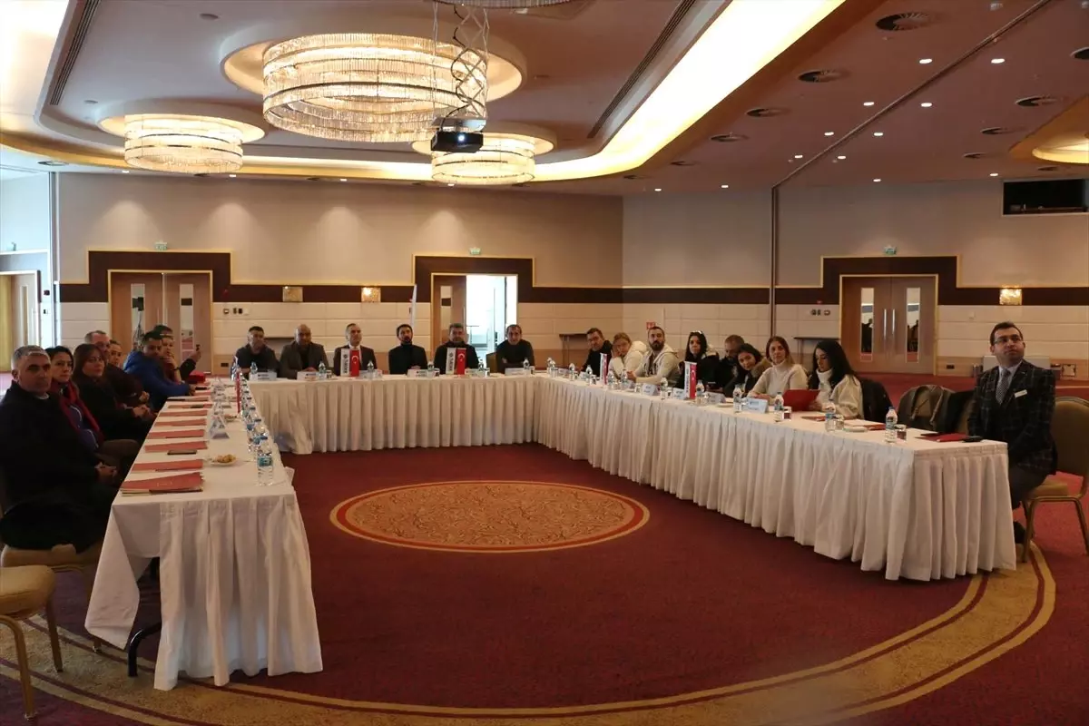 Turizmciler Abant\'ta Buluştu