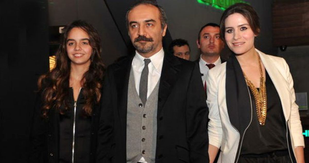 Ünlü Yönetmen Yılmaz Erdoğan\'ın Kızı Berfin Erdoğan, İlk Kez Ekrana Çıktı