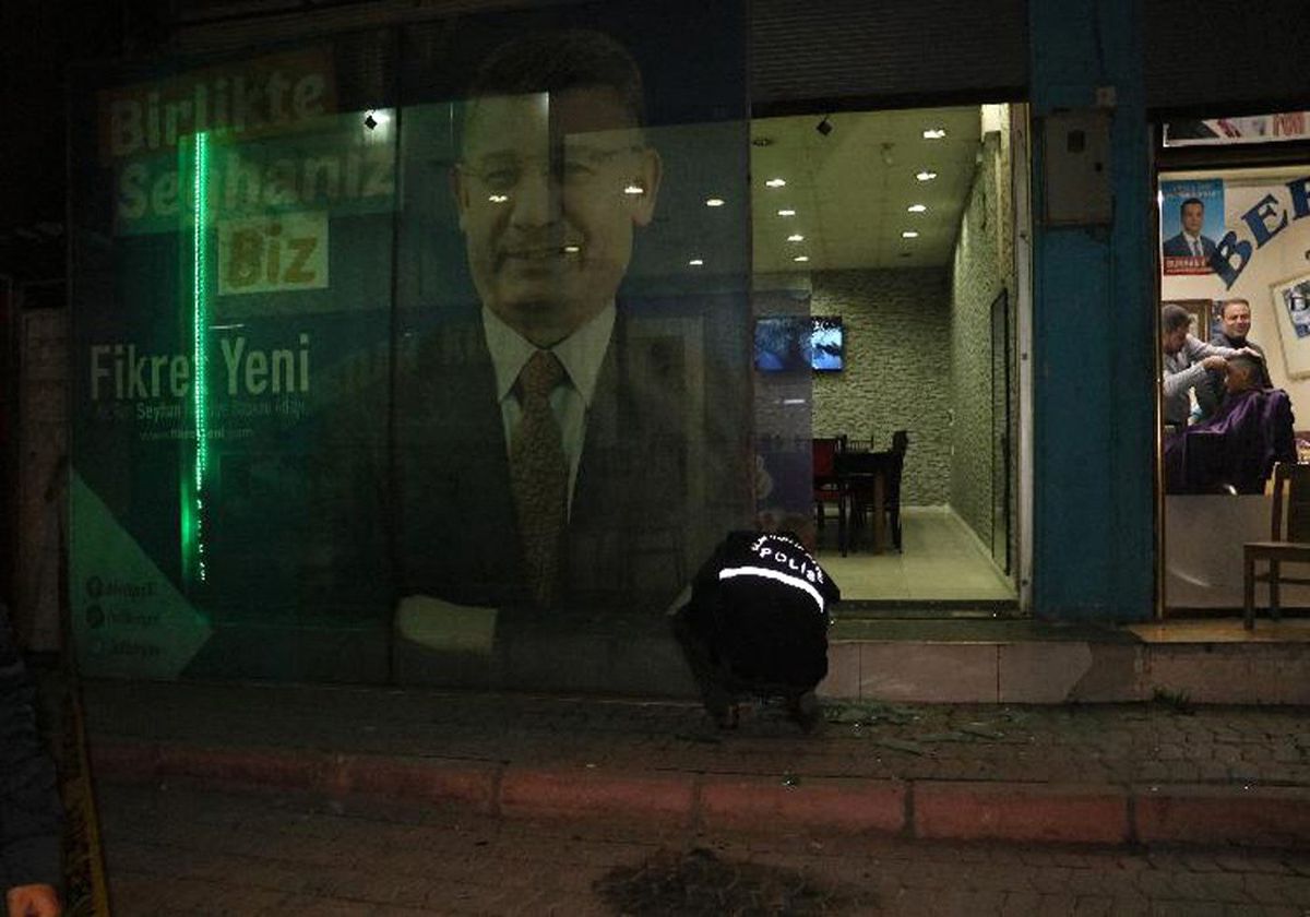 AK Parti Seçim Bürosuna Molotoflu Saldırı