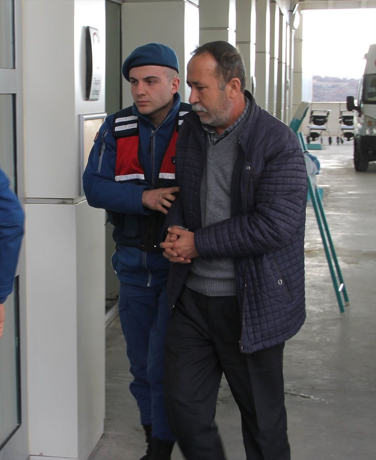 Demirci\'de Defineciye Suçüstü