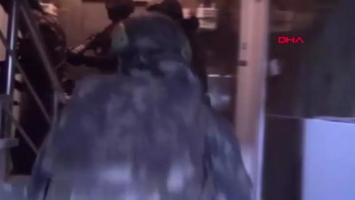 İstanbul\'da Fuhuş Operasyonu 85 Gözaltı