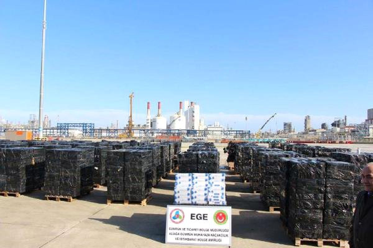 İzmir\'de 500 Bin Paket Kaçak Sigara Ele Geçirildi