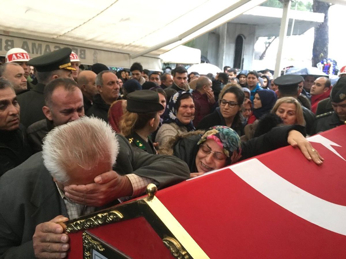 İzmir Şehidini Uğurladı