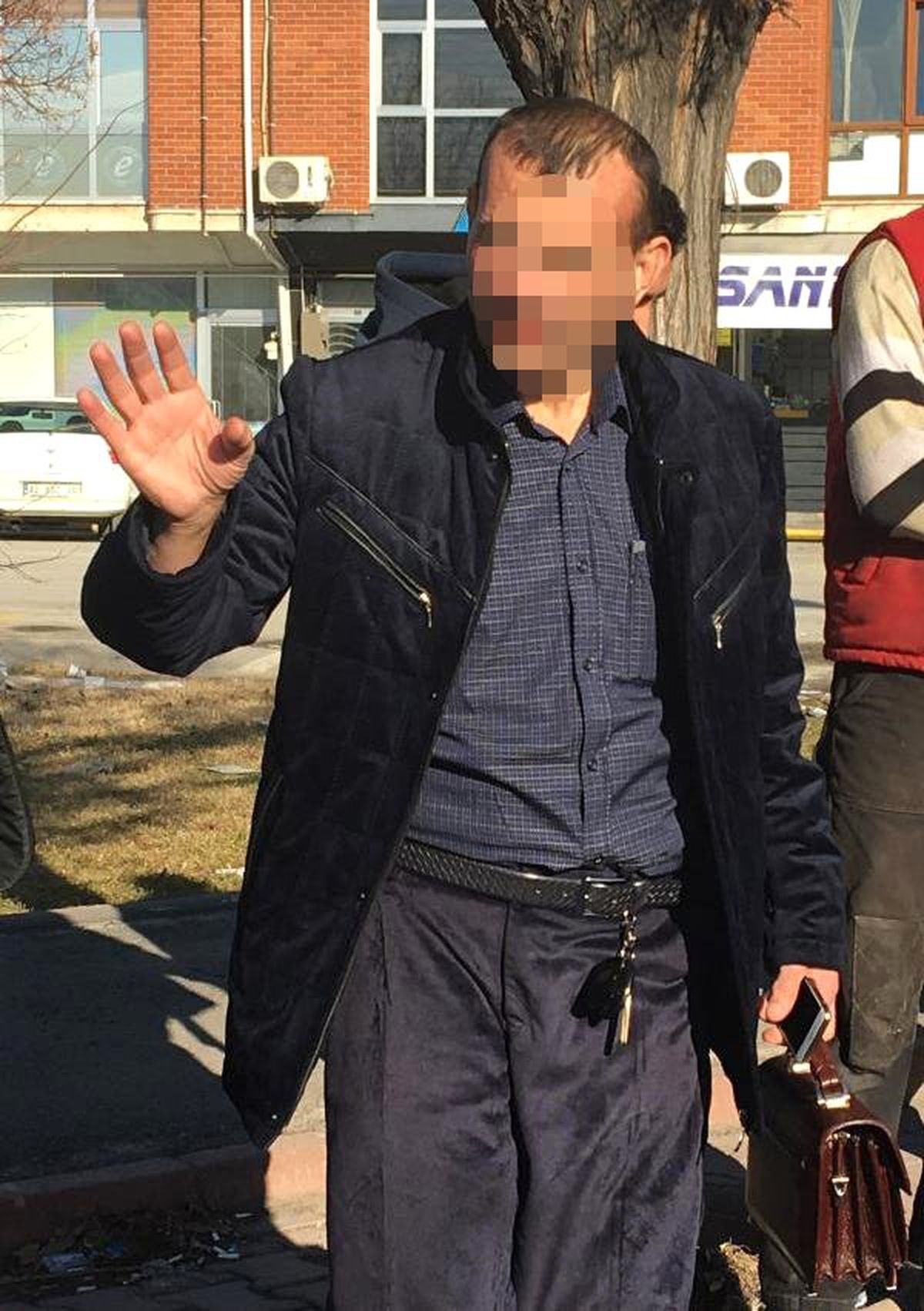 Kapkaççı, Arkadaşını Merak Edip Olay Yerine Dönünce Yakalandı
