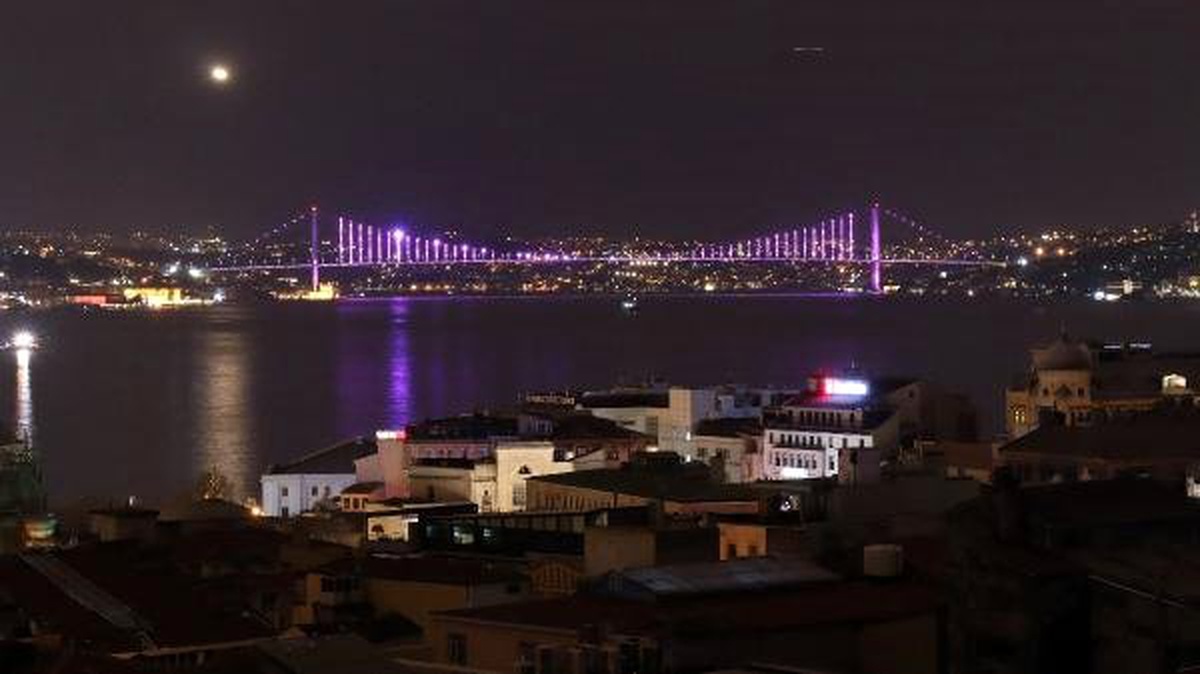 Köprüler Epilepsi Farkındalığı İçin Mor Renge Büründü