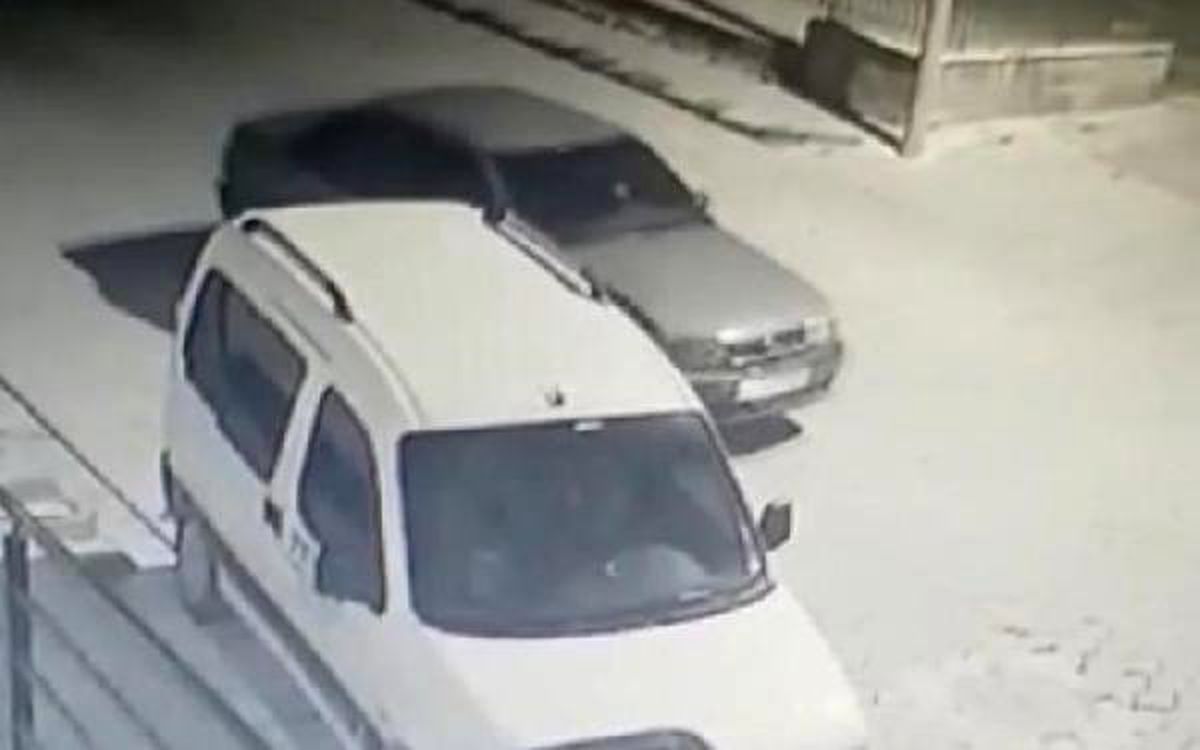Park Halindeki Araca Çarptıktan Sonra Kaçan Sürücü Kamerada