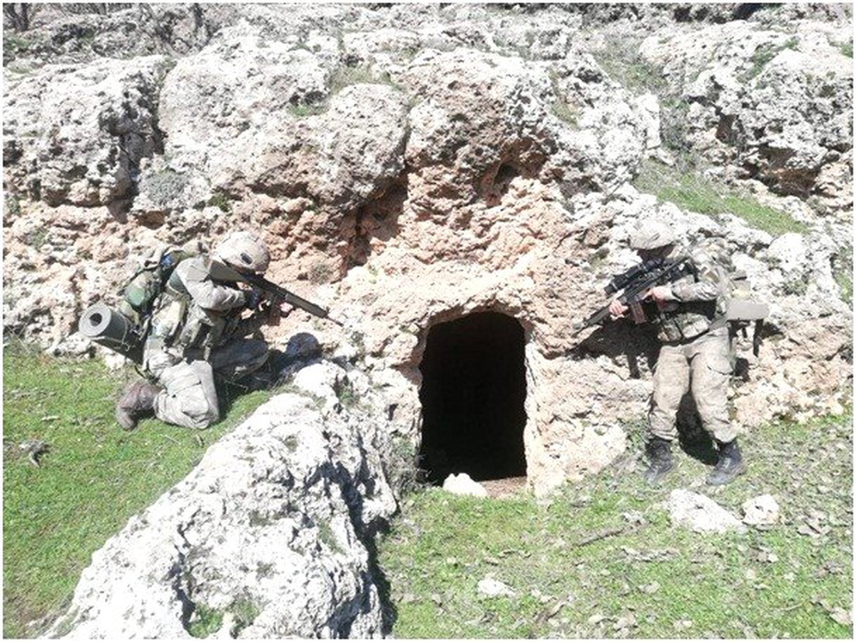 PKK\'lı Teröristlerin Kullandığı 35 Mağara Tespit Edildi