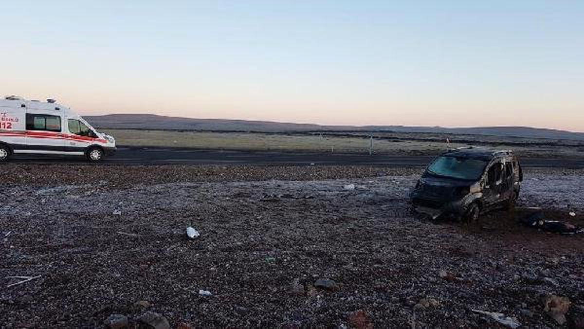 Şarampole Devrilen Hafif Ticari Aracın Sürücüsü Öldü