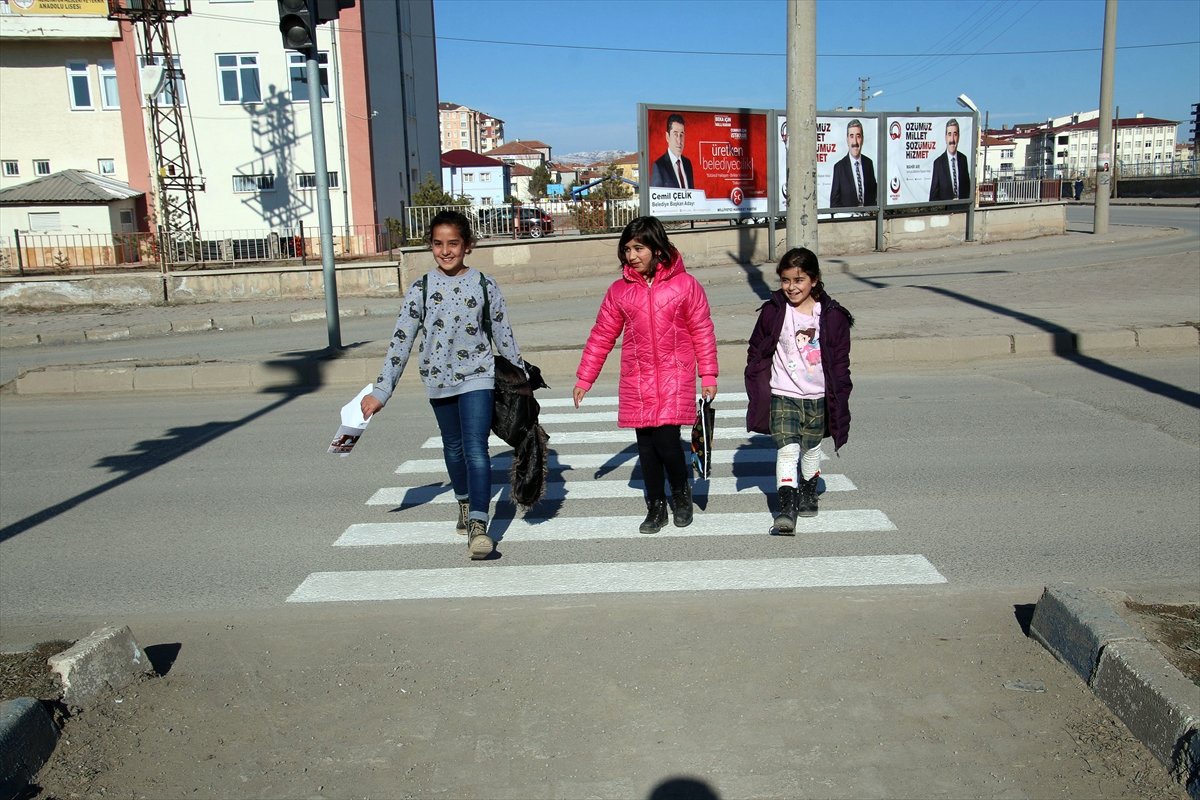Şarkışla\'da Yaya Geçitleri Yenileniyor