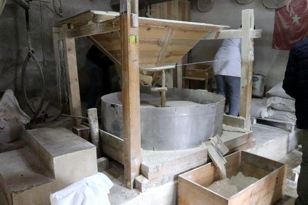 350 Yıllık Taş Değirmende Katkısız Doğal Un Üretiliyor