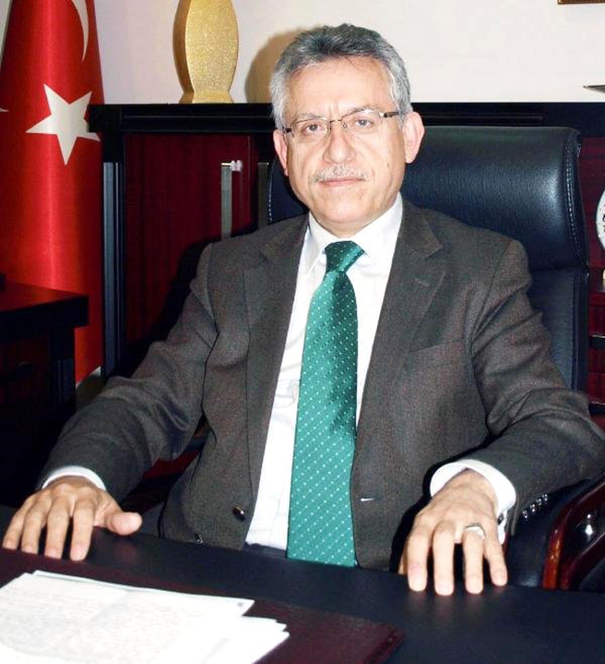 AK Parti Aday Göstermedi, Bağımsız Aday Oldu