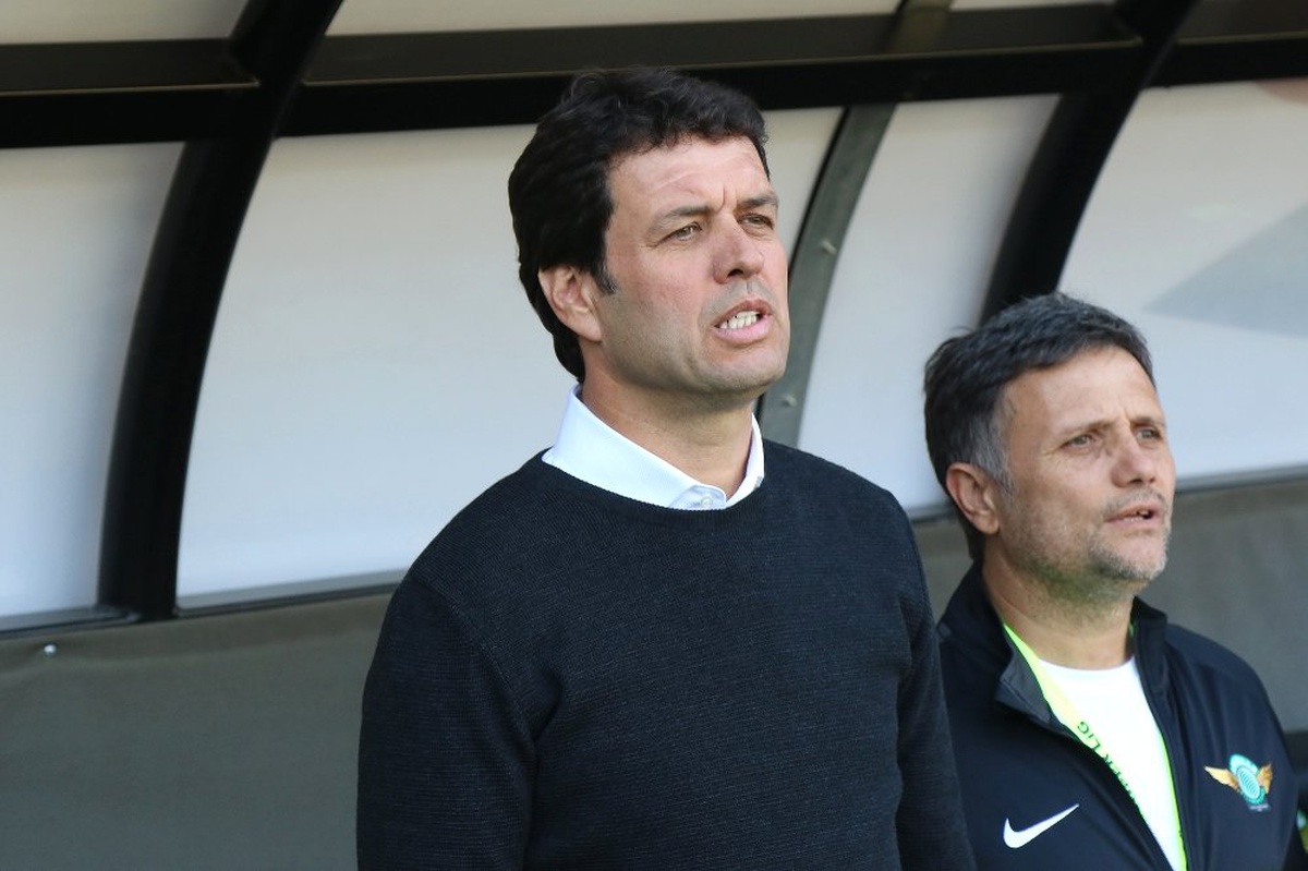 Akhisarspor Cihat Arslan ile Yollarını Ayırdı