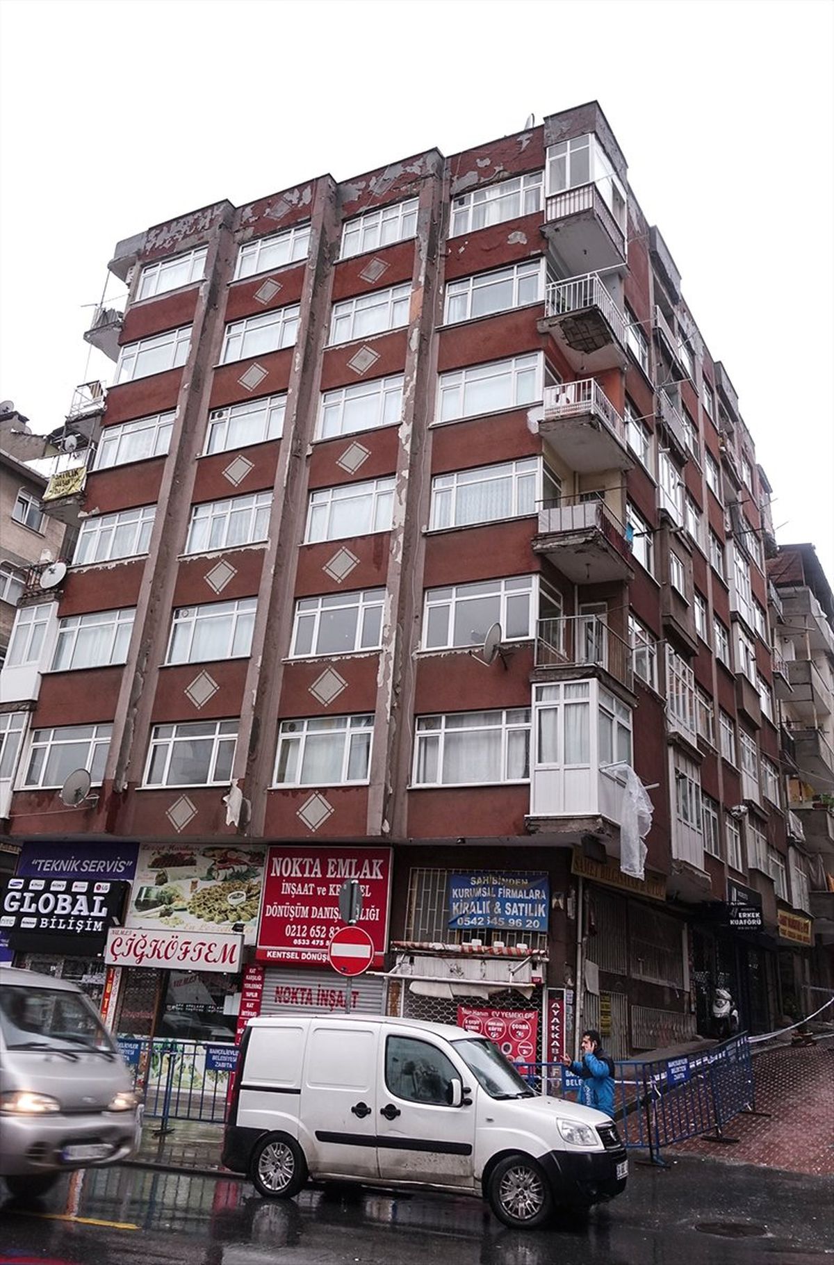 Bahçelievler\'de 8 Katlı Bina Boşaltıldı