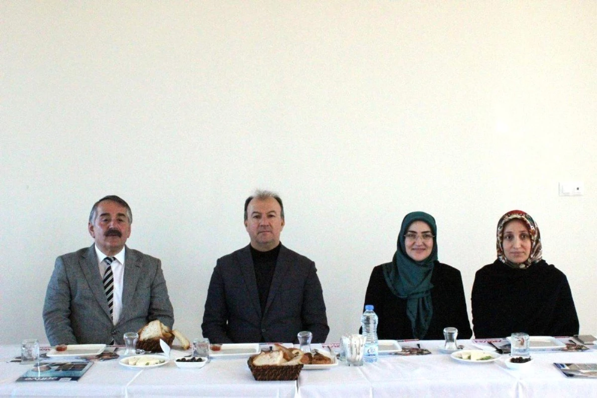 Başkan Karakullukçu AK Parti Kadın Kolları ile Bir Araya Geldi
