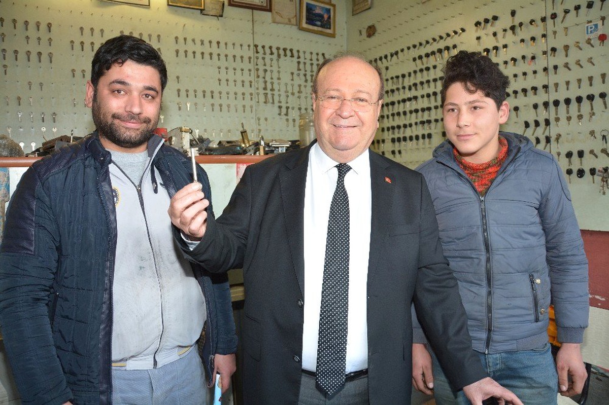 Başkan Özakcan; "Efeler\'in Anahtarı Bizde Kalacak"