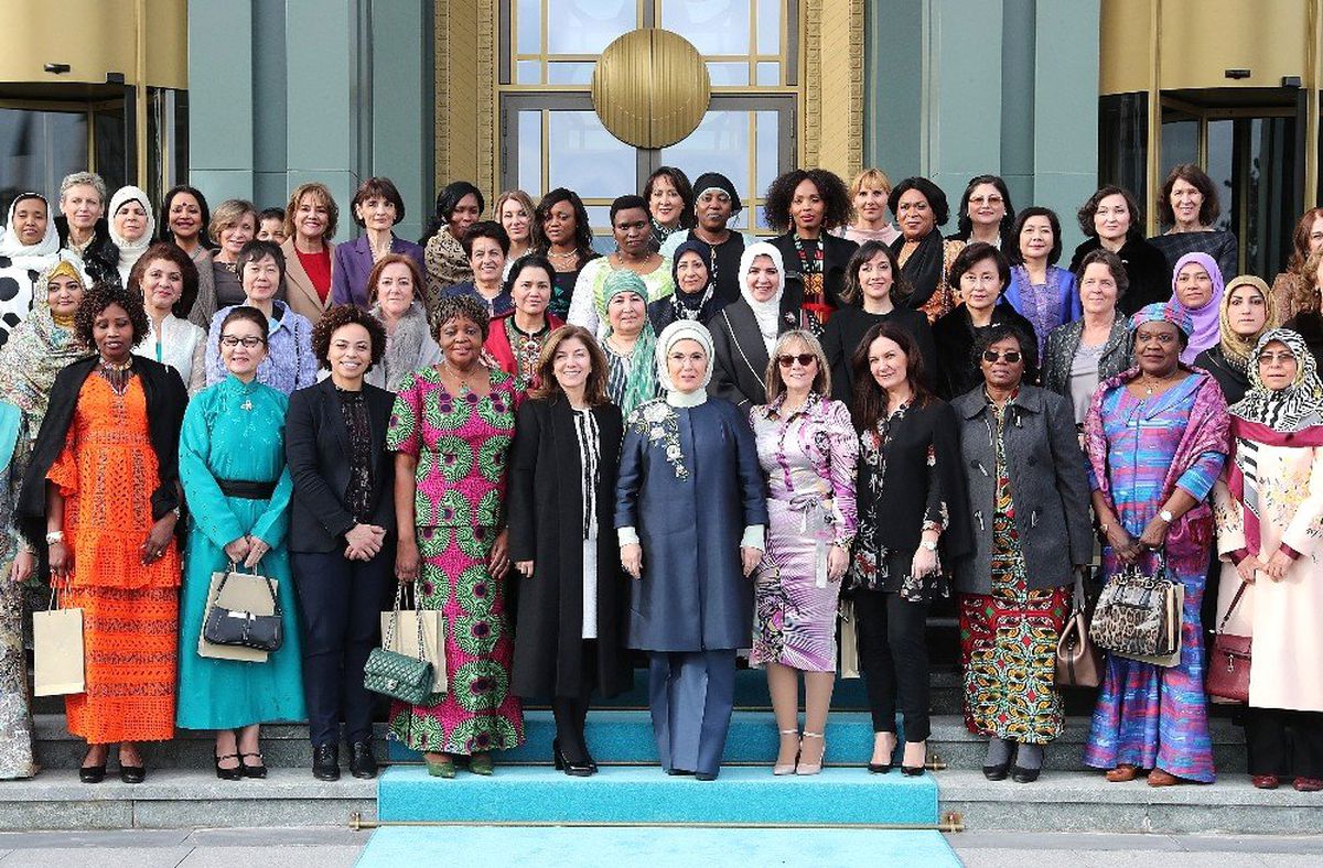 Emine Erdoğan\'dan Yabancı Misyon Şefleri Eşlerine Yemek